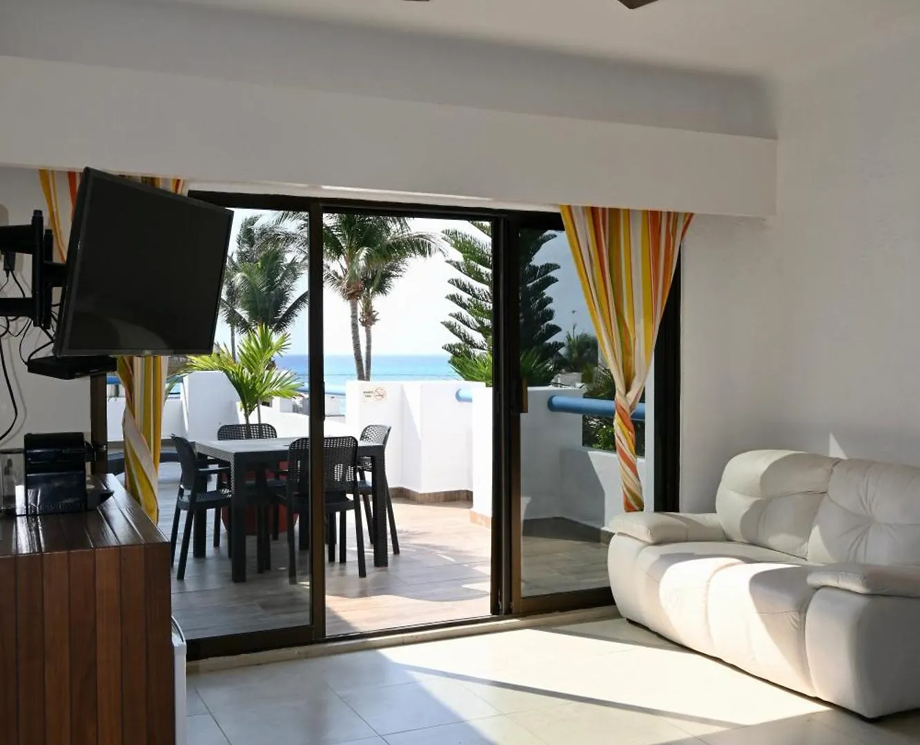 ***  Pelicano Inn Playa Del Carmen - Beachfront Hotel México